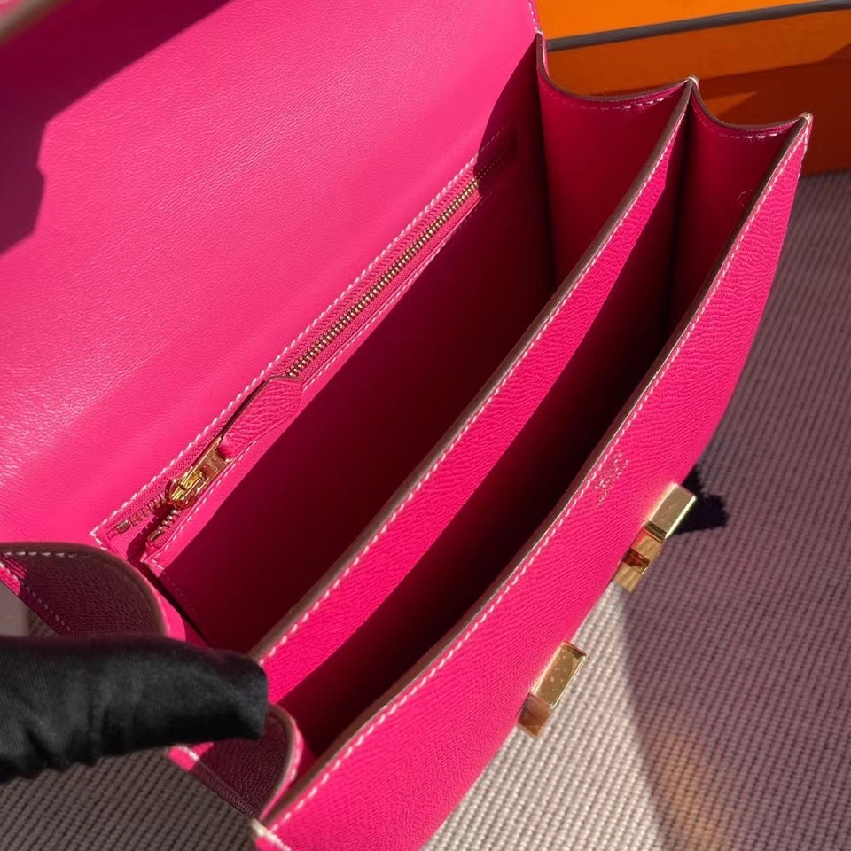 Hermès（爱马仕）Constance 24cm Epsom 原厂掌纹皮 E5 糖果粉 金扣
