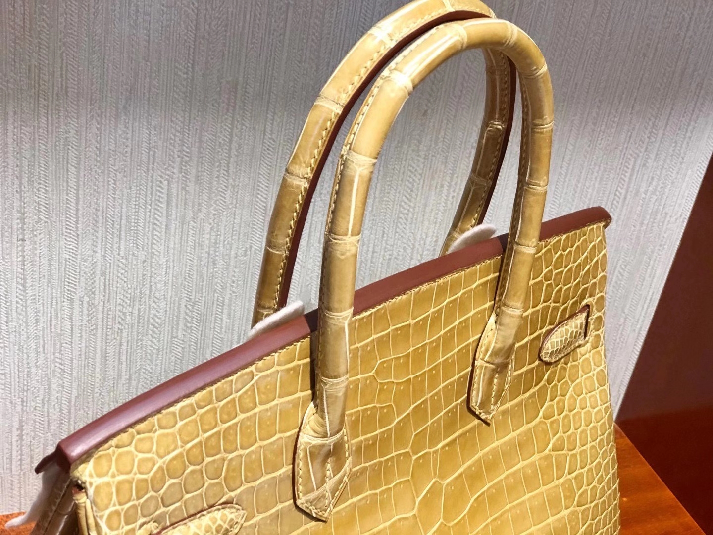 Hermès（爱马仕） Birkin 30cm 亮面倒V 澳洲湾鳄 Shiny Porosus Crocodile Ck14杏色 Beige 金扣 顶级工艺