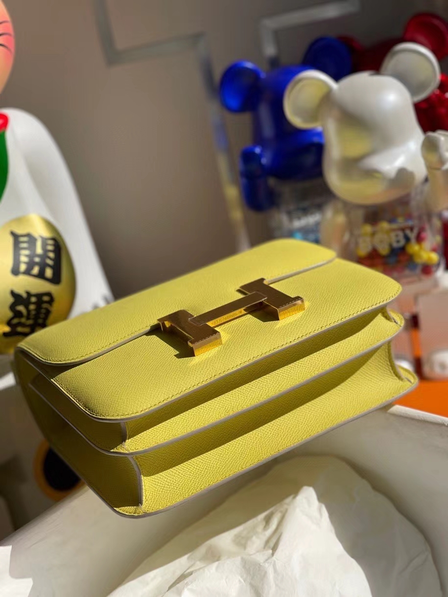 Hermès（爱马仕）Constance 24cm Epsom 原厂掌纹皮 鹅蛋黄 金扣