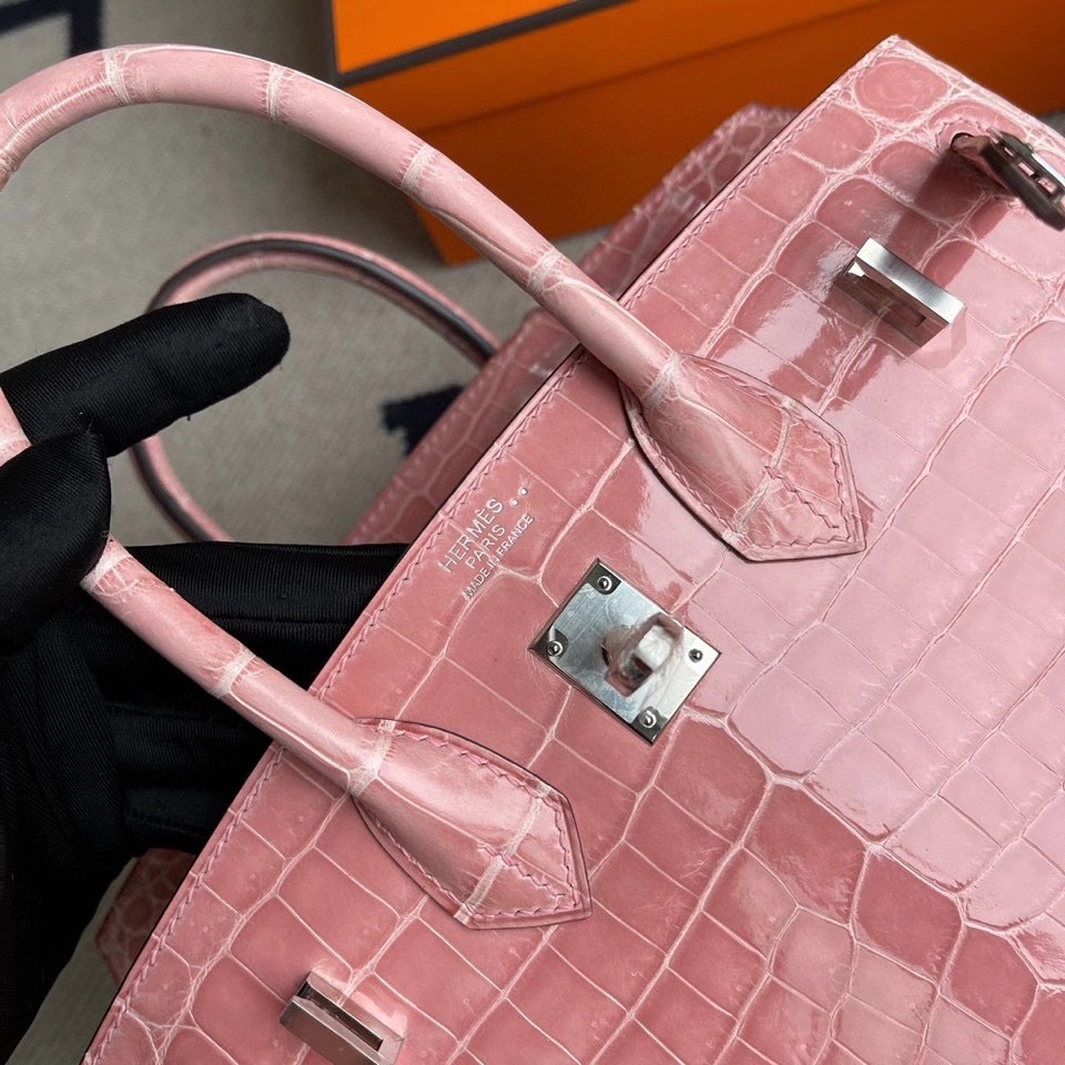 Hermès（爱马仕）Birkin 25cm Crocodile shiny 亮面鳄鱼 1Ｑ奶昔粉 rose confetti 银扣 顶级手缝
