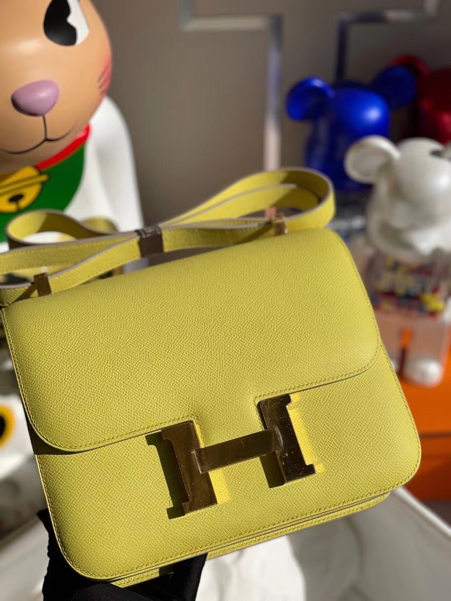 Hermès（爱马仕）Constance 24cm Epsom 原厂掌纹皮 鹅蛋黄 金扣