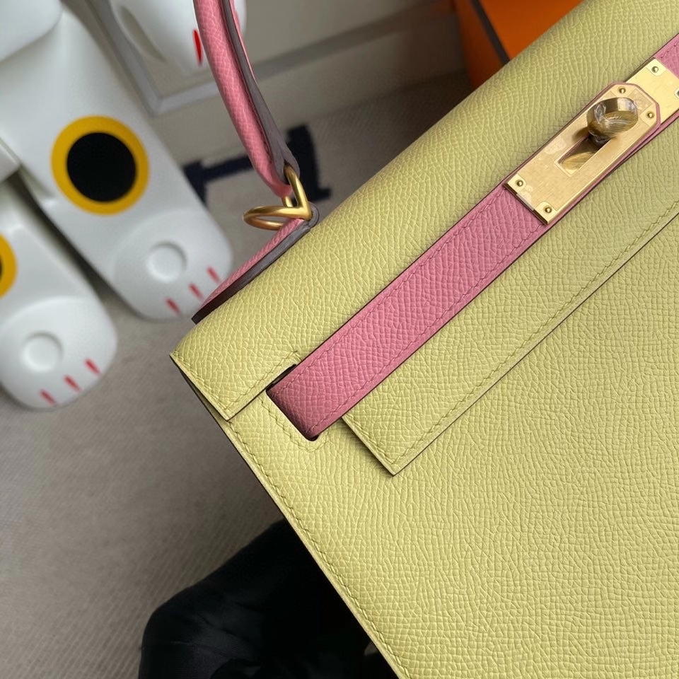 Hermès（爱马仕）kelly 28cm Epsom 原厂掌纹皮 1Z 小鸡黄拼1Ｑ奶昔粉 拉丝金扣 马蹄印 顶级手缝
