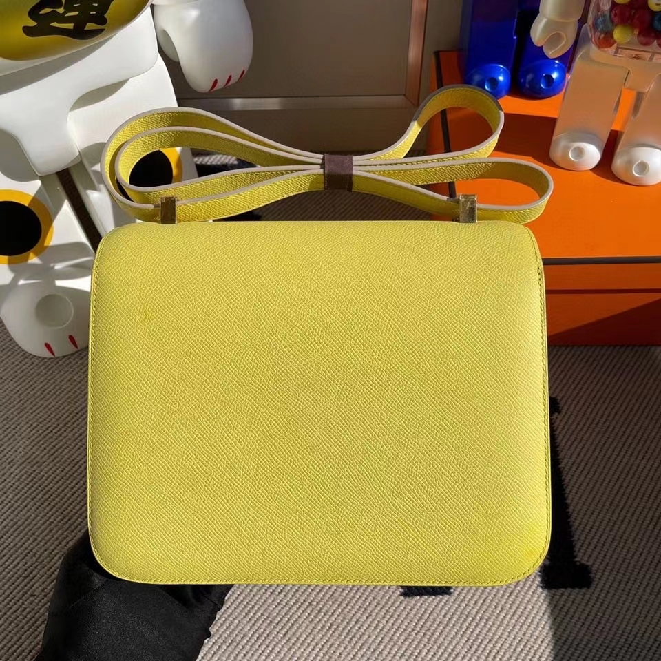Hermès（爱马仕）Constance 24cm Epsom 原厂掌纹皮 鹅蛋黄 金扣