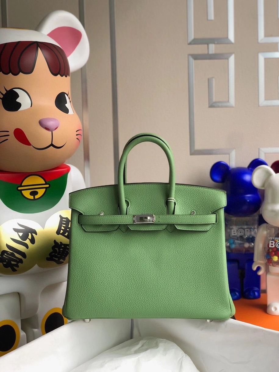 Hermès（爱马仕）Birkin 25cm 原厂小牛皮 togo 牛油果绿 银扣 顶级手缝 现货