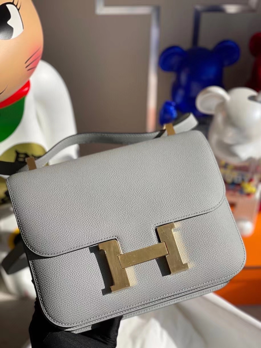 Hermès（爱马仕）Constance 24cm Epsom 原厂掌纹皮 U8 冰川蓝 金扣