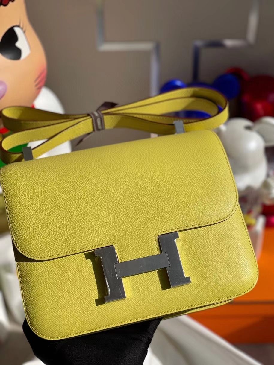 Hermès（爱马仕）Constance 24cm Epsom 原厂掌纹皮 鹅蛋黄 银扣