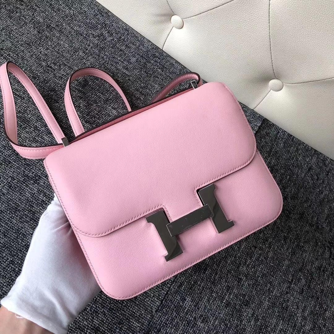 Hermès（爱马仕）Constance 19cm Swift 3Q新粉色 Rose Sakura 全手工缝制 银扣 现货