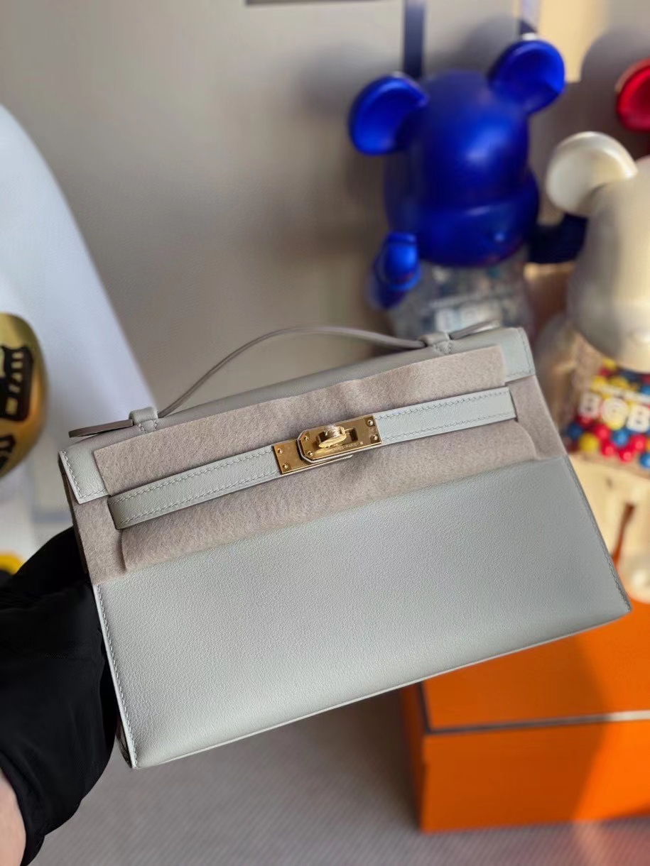 Hermès(爱马仕)Mini kelly pochette 22cm Swift 珍珠灰 金扣 顶级手缝 定制-拉尔森鳄鱼皮具定制 - 爱马仕包包官网 Hermès(爱马仕)Mini kelly pochette 22cm Swift 珍珠灰 金扣 顶级手缝 定制
