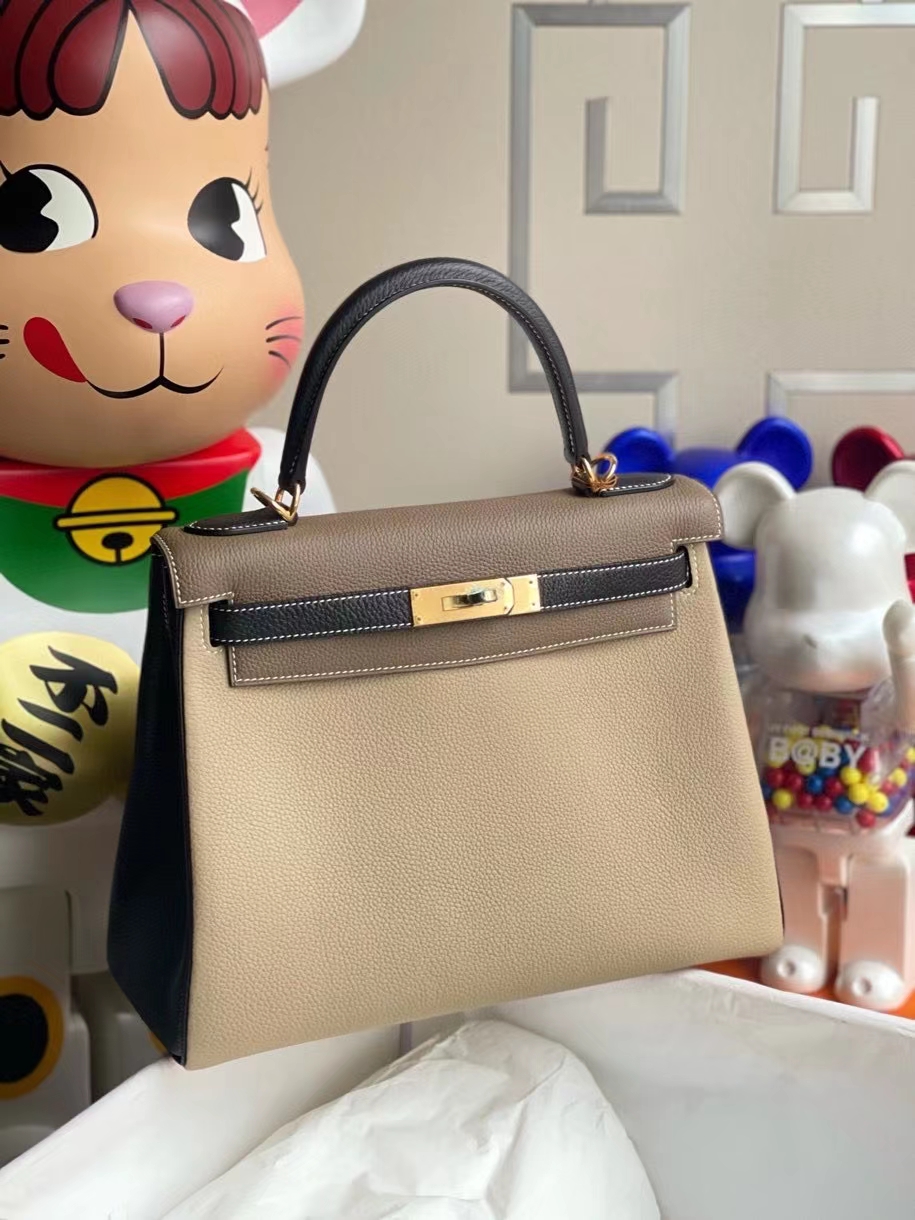 Hermès(爱马仕)Kelly 28cm 原厂小牛皮 togo ck81 斑鸠灰黑色大象灰 白色线 金扣 马蹄印 顶级手缝-拉尔森鳄鱼皮具定制 - 爱马仕包包官网 Hermès(爱马仕)Kelly 28cm 原厂小牛皮 togo ck81 斑鸠灰黑色大象灰 白色线 金扣 马蹄印 顶级手缝