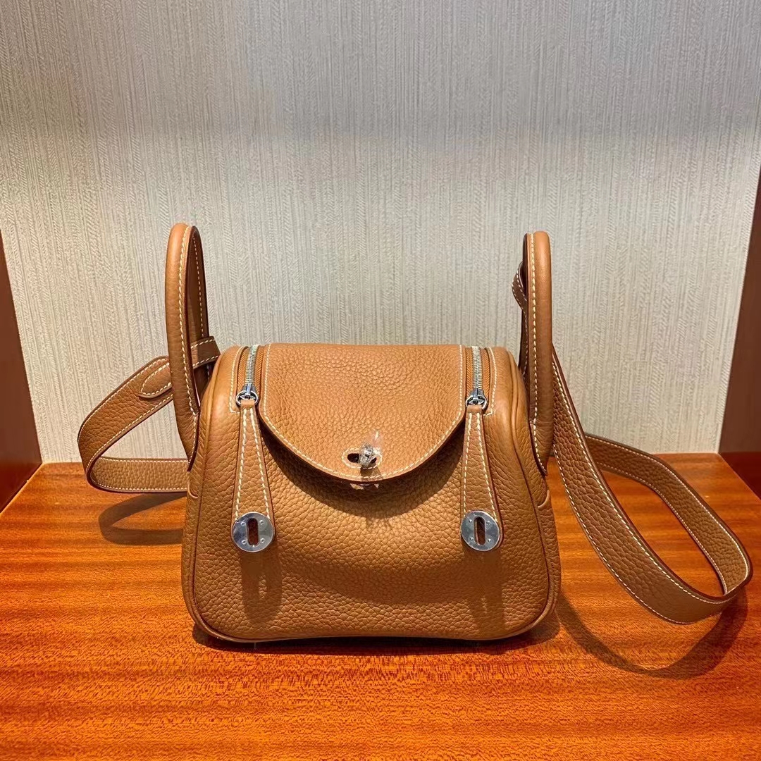 Hermès（爱马仕）Mini Lindy 19cm Clemence Ck37金棕色 顶级工艺 全手工缝制 银扣 现货