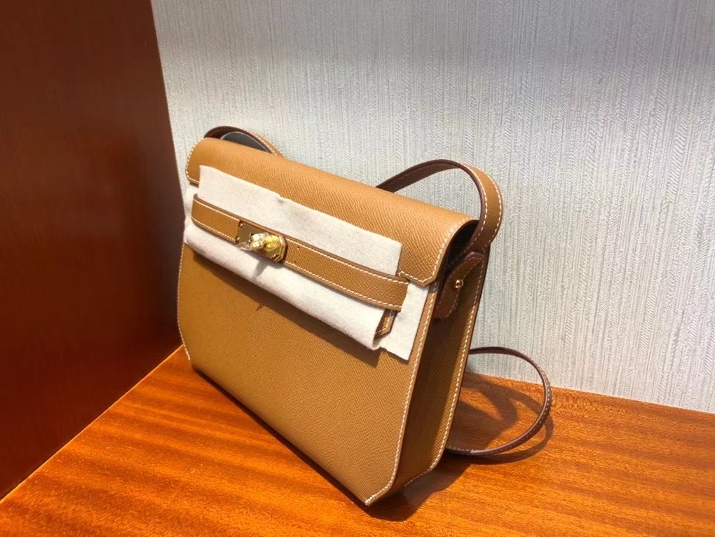 Hermès（爱马仕）Kelly depeche Epsom 原厂掌纹皮 ck37 金棕色 Gold 金扣 顶级手缝  手拿包 现货