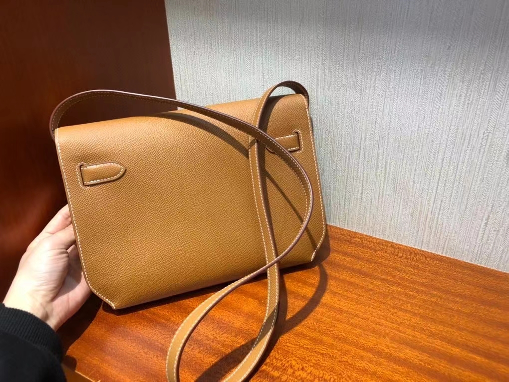 Hermès（爱马仕）Kelly depeche Epsom 原厂掌纹皮 ck37 金棕色 Gold 金扣 顶级手缝  手拿包 现货