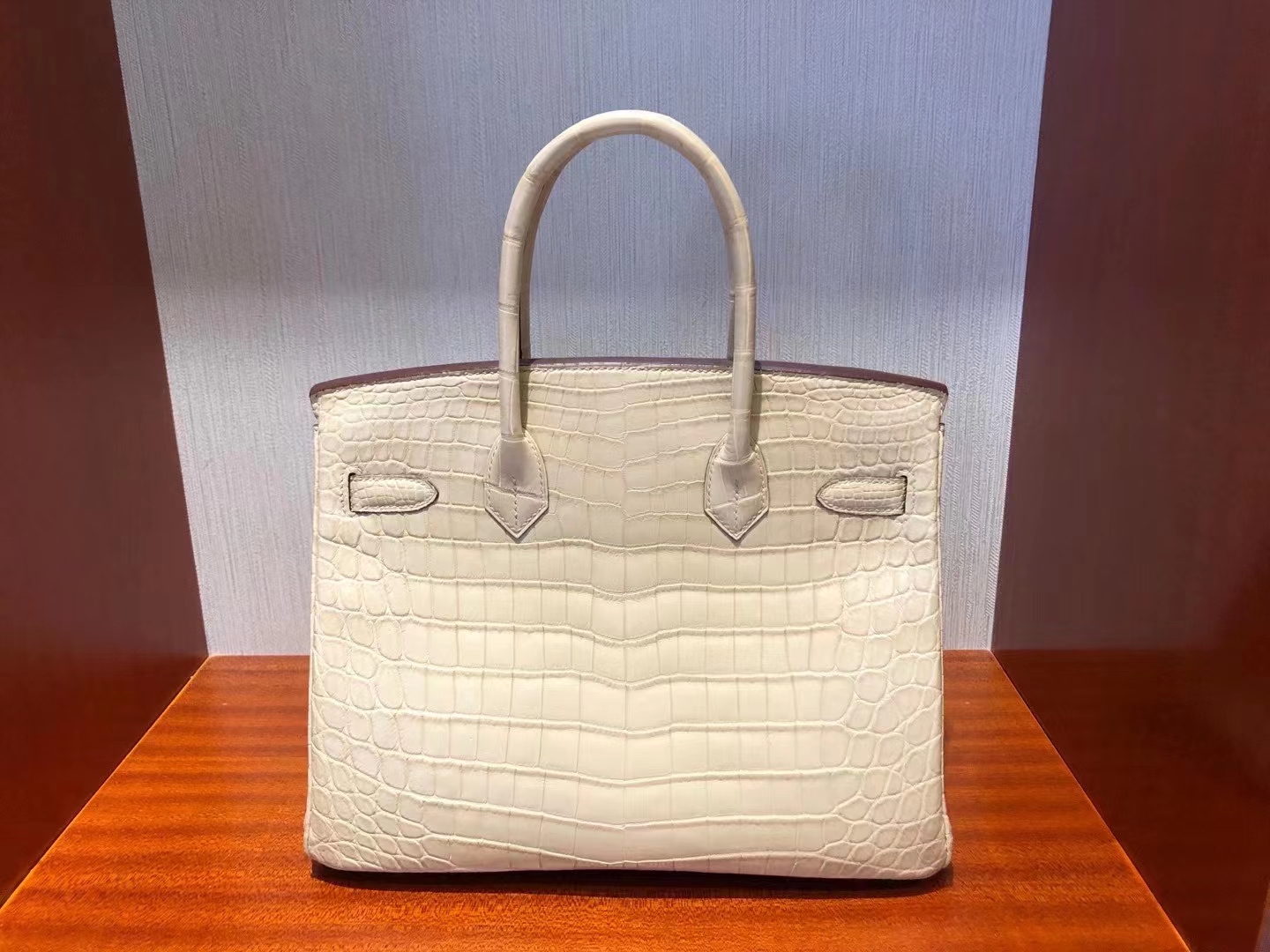 Hermès(爱马仕)Birkin 30cm 香草色 金扣 鳄鱼 顶级手缝-拉尔森鳄鱼皮具定制 - 爱马仕包包官网 Hermès(爱马仕)Birkin 30cm 香草色 金扣 鳄鱼 顶级手缝