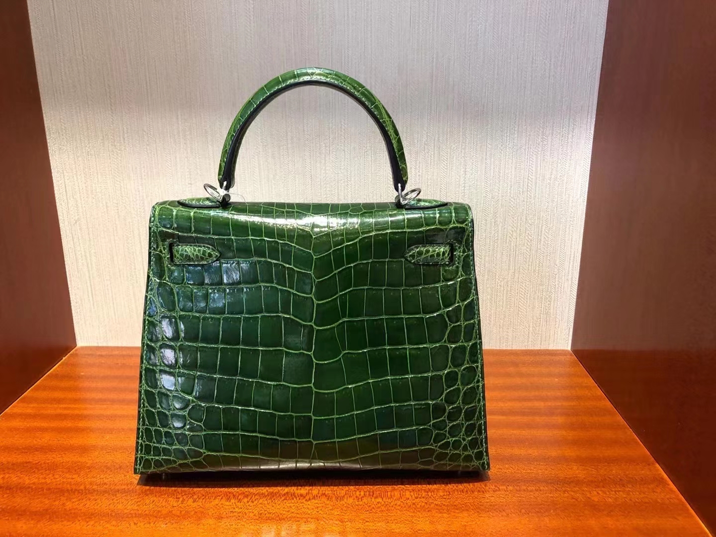 Hermès（爱马仕）Kelly 25cm 丛青草绿 银扣 亮面鳄鱼 顶级手缝