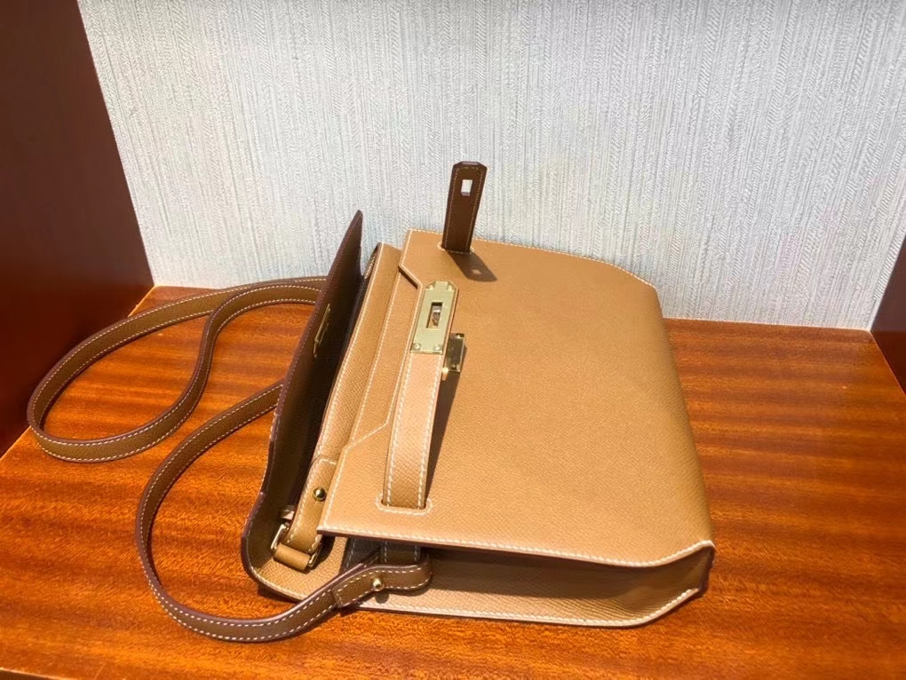 Hermès（爱马仕）Kelly depeche Epsom 原厂掌纹皮 ck37 金棕色 Gold 金扣 顶级手缝  手拿包 现货