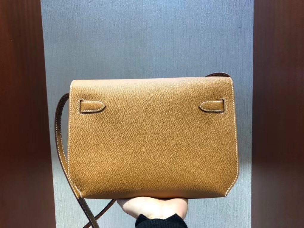 Hermès（爱马仕）Kelly depeche Epsom 原厂掌纹皮 ck37 金棕色 Gold 金扣 顶级手缝  手拿包 现货