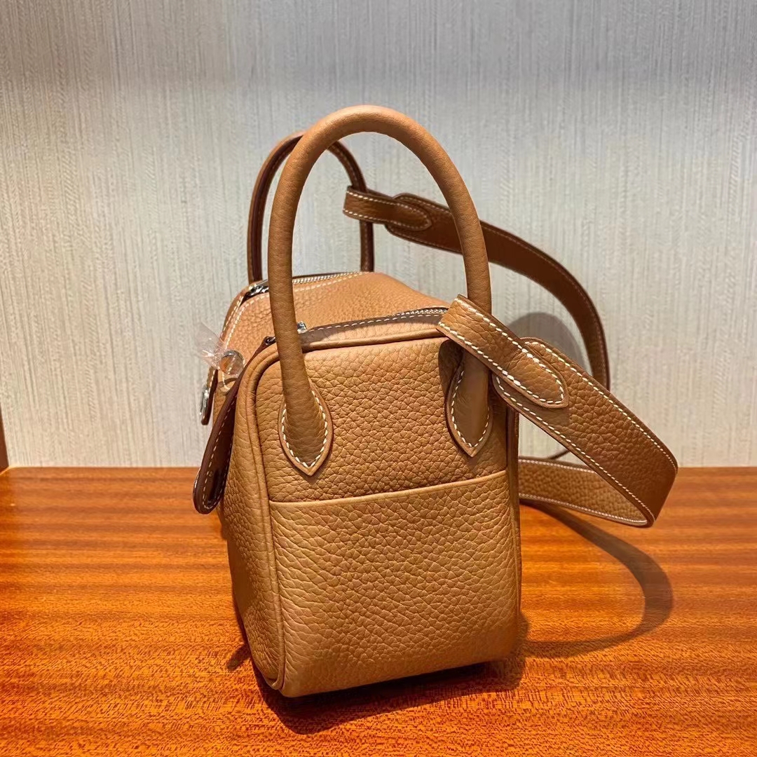 Hermès（爱马仕）Mini Lindy 19cm Clemence Ck37金棕色 顶级工艺 全手工缝制 银扣 现货