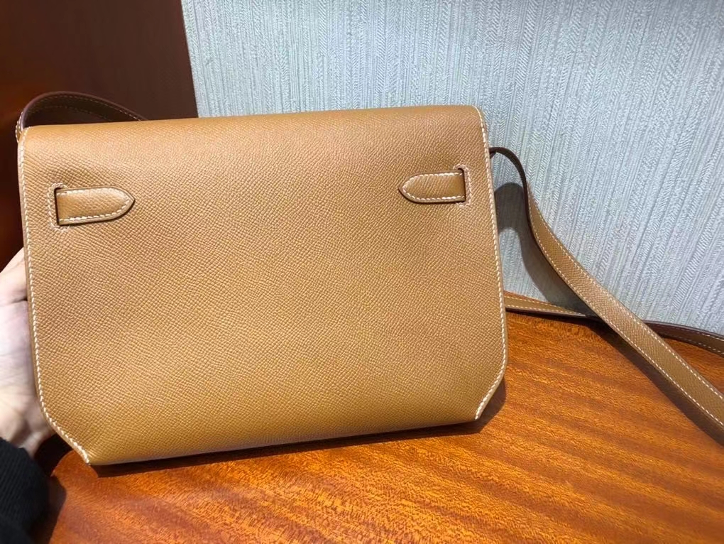 Hermès（爱马仕）Kelly depeche Epsom 原厂掌纹皮 ck37 金棕色 Gold 金扣 顶级手缝  手拿包 现货