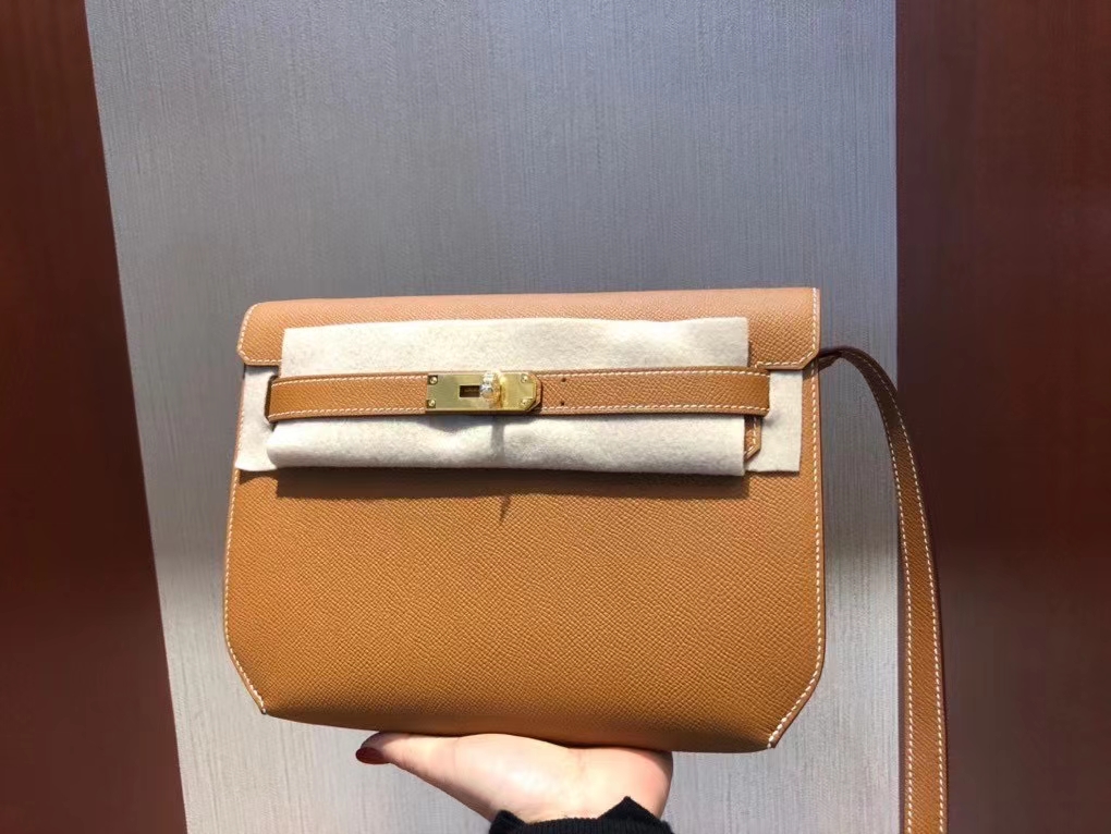 Hermès（爱马仕）Kelly depeche Epsom 原厂掌纹皮 ck37 金棕色 Gold 金扣 顶级手缝  手拿包 现货