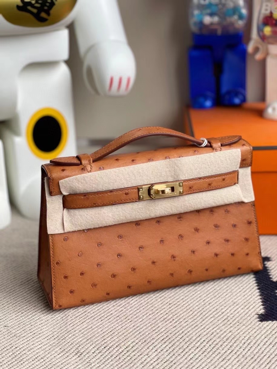Hermès(爱马仕)Mini kelly pochette 22cm Ostrich kk鸵鸟 ck37 金棕色 Gold 金扣 顶级手缝 手拿包 晚宴包-拉尔森鳄鱼皮具定制 - 爱马仕包包官网 Hermès(爱马仕)Mini kelly pochette 22cm Ostrich kk鸵鸟 ck37 金棕色 Gold 金扣 顶级手缝 手拿包 晚宴包