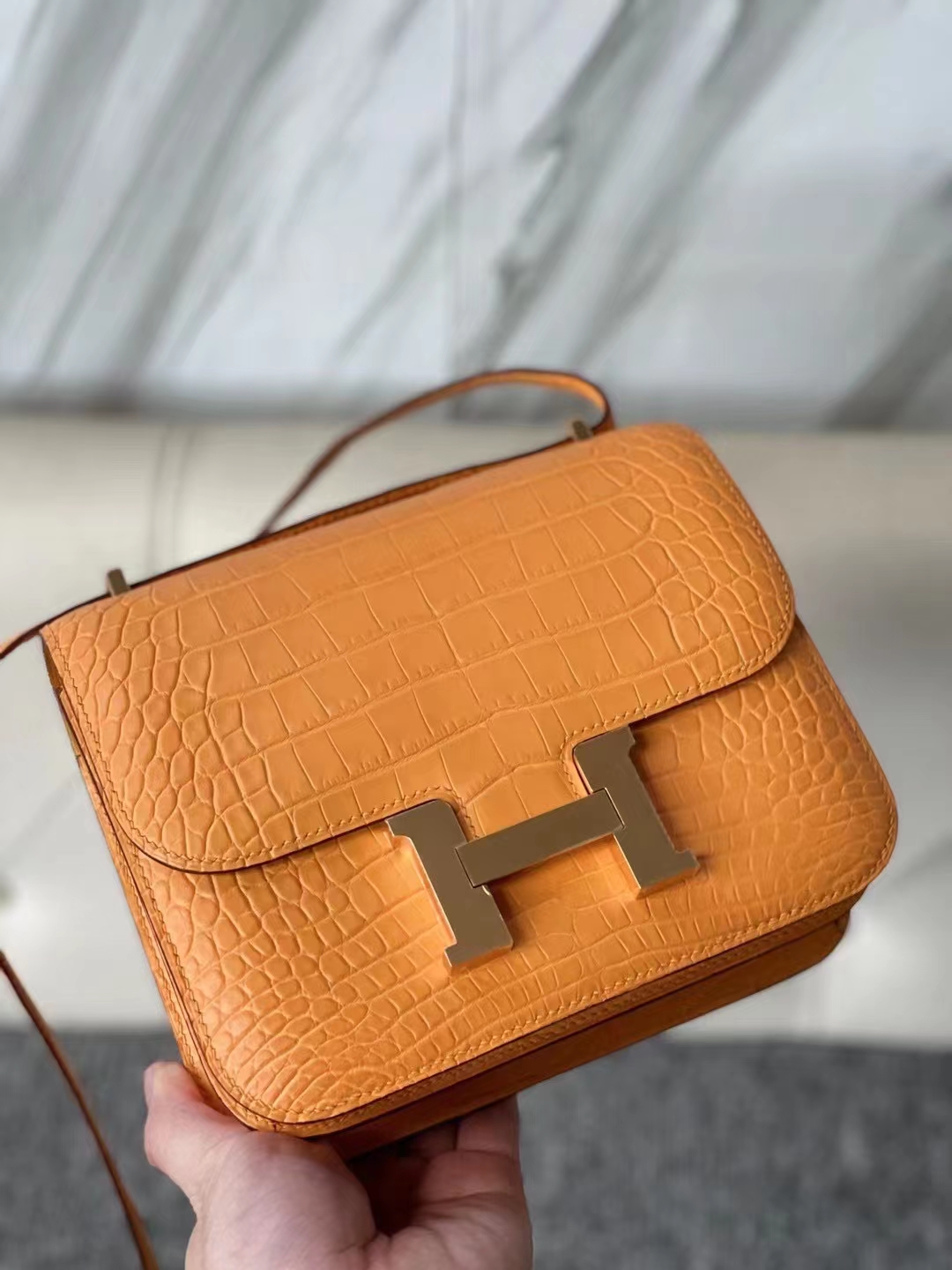 Hermès（爱马仕）Constance 18cm Alligator matt 雾面鳄鱼 杏黄色 金扣 顶级手缝 现货