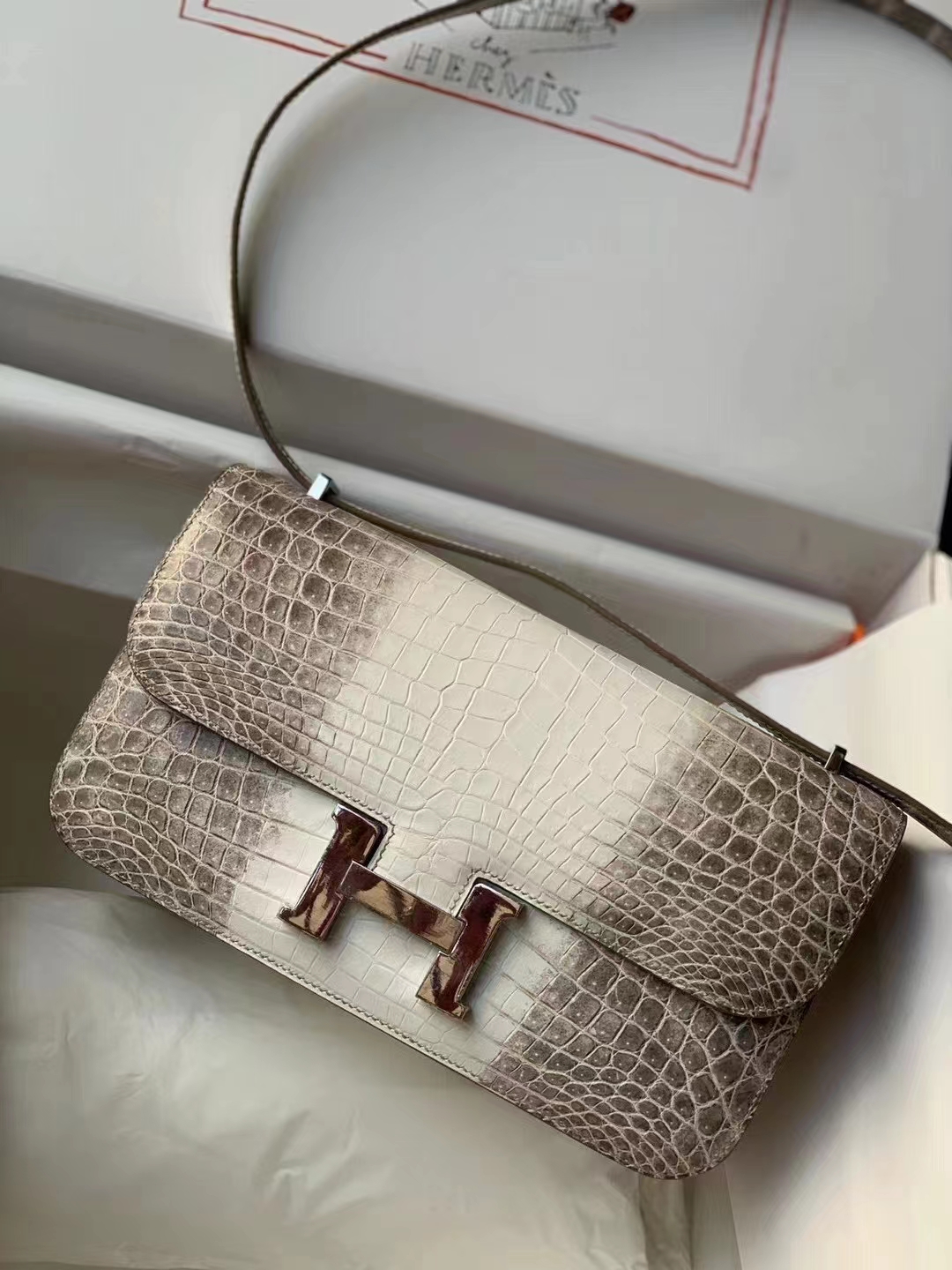 Hermès(爱马仕)Constance 康斯坦 包中之皇 喜马拉雅 康康elan 26-拉尔森鳄鱼皮具定制 - 爱马仕包包官网 Hermès(爱马仕)Constance 康斯坦 包中之皇 喜马拉雅 康康elan 26