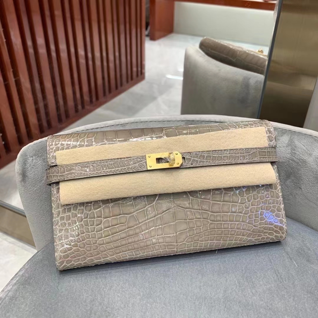 Hermès(爱马仕) Kelly Wallet 亮面美洲鳄鱼 Shiny Alligator Crocodile Ck81 斑鸠灰 顶级工艺 现货-拉尔森鳄鱼皮具定制 - 爱马仕包包官网 Hermès(爱马仕) Kelly Wallet 亮面美洲鳄鱼 Shiny Alligator Crocodile Ck81 斑鸠灰 顶级工艺 现货