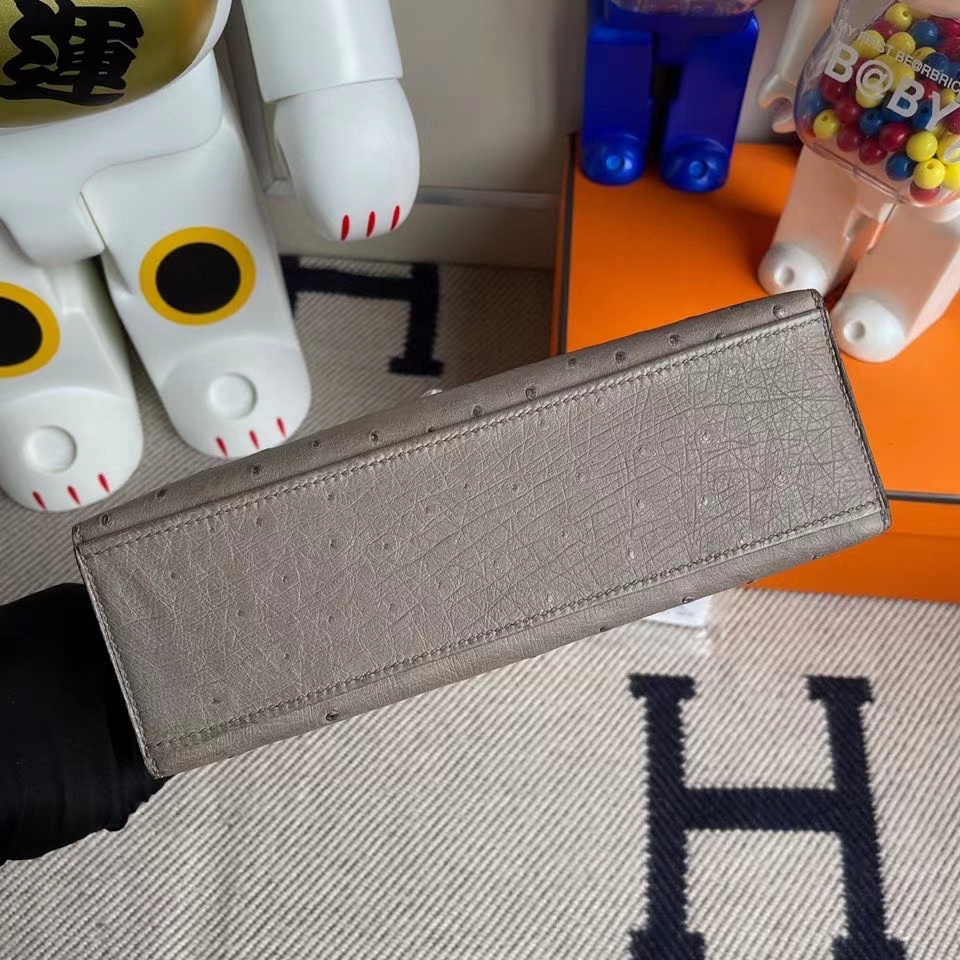 Hermès（爱马仕）Mini kelly pochette 22cm Ostrich kk鸵鸟  ck81斑鸠灰 银扣 顶级手缝 手拿包 晚宴包