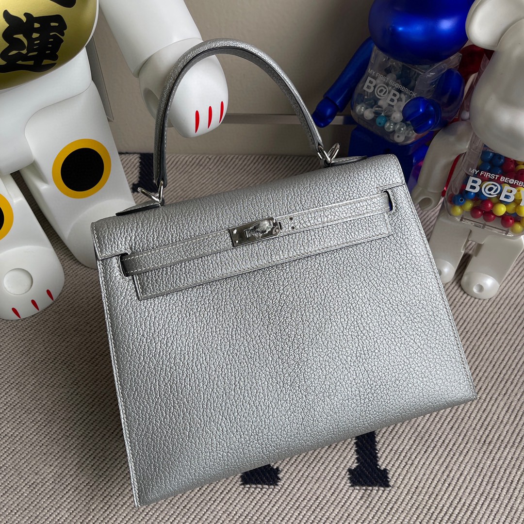 Hermès(爱马仕)Kelly 凯莉包 山羊皮 Chevre 银色 银扣 25cm 顶级手缝 超美-拉尔森鳄鱼皮具定制 - 爱马仕包包官网 Hermès(爱马仕)Kelly 凯莉包 山羊皮 Chevre 银色 银扣 25cm 顶级手缝 超美