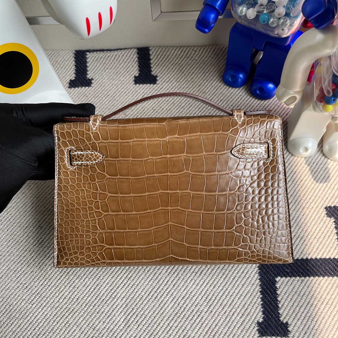 Hermès（爱马仕）Mini kelly pochette Alligator shiny 亮面鳄鱼 烟草色 银扣 22cm