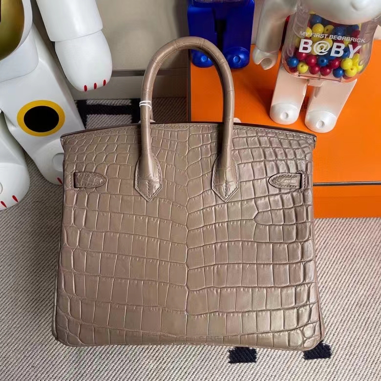 Hermès(爱马仕)Birkin 铂金包 crocodile matt 雾面鳄鱼 ck18 大象灰 etoupe 25cm 金扣 顶级手缝 定制-拉尔森鳄鱼皮具定制 - 爱马仕包包官网 Hermès(爱马仕)Birkin 铂金包 crocodile matt 雾面鳄鱼 ck18 大象灰 etoupe 25cm 金扣 顶级手缝 定制