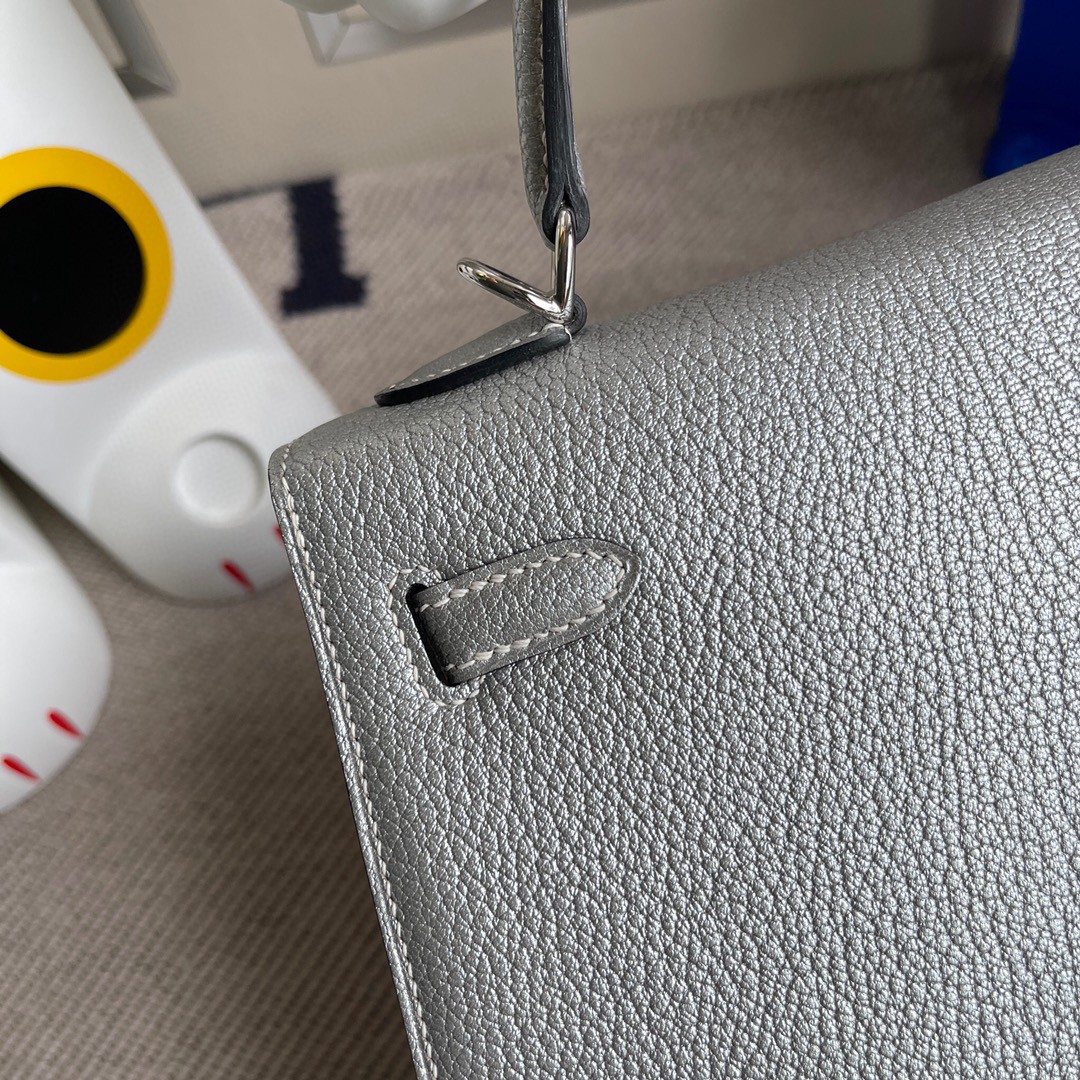 Hermès（爱马仕）Kelly 凯莉包 山羊皮 Chevre 银色 银扣 25cm 顶级手缝 超美