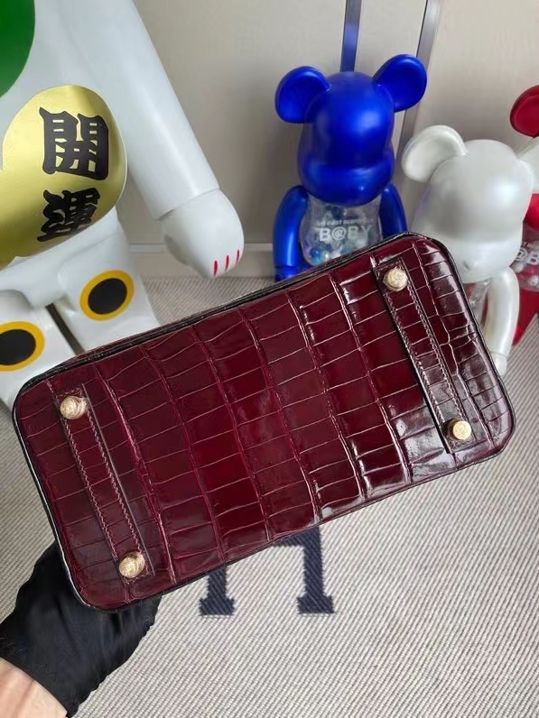 Hermès（爱马仕）Birkin 铂金包 Crocodile shiny 亮面鳄鱼 酒红拼黑色 金扣 马蹄印 25cm