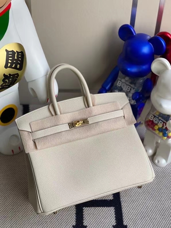 Hermès(爱马仕)Birkin 铂金包 原厂小牛皮 ck10奶昔白 craie 金扣 25 cm顶级手缝 现货-拉尔森鳄鱼皮具定制 - 爱马仕包包官网 Hermès(爱马仕)Birkin 铂金包 原厂小牛皮 ck10奶昔白 craie 金扣 25 cm顶级手缝 现货