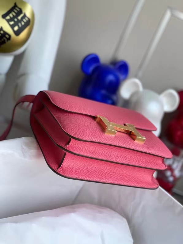 Hermès(爱马仕)Constance 空姐包 Epsom 原厂掌纹皮 8w 唇膏粉 金扣 24cm 顶级手缝-拉尔森鳄鱼皮具定制 - 爱马仕包包官网 Hermès(爱马仕)Constance 空姐包 Epsom 原厂掌纹皮 8w 唇膏粉 金扣 24cm 顶级手缝