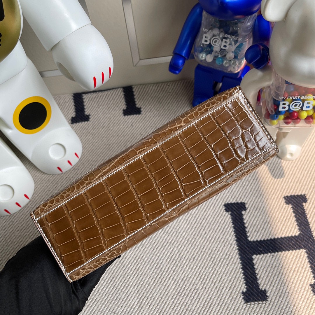 Hermès（爱马仕）Mini kelly pochette Alligator shiny 亮面鳄鱼 烟草色 银扣 22cm
