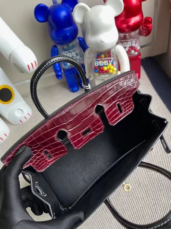 Hermès（爱马仕）Birkin 铂金包 Crocodile shiny 亮面鳄鱼 酒红拼黑色 金扣 马蹄印 25cm