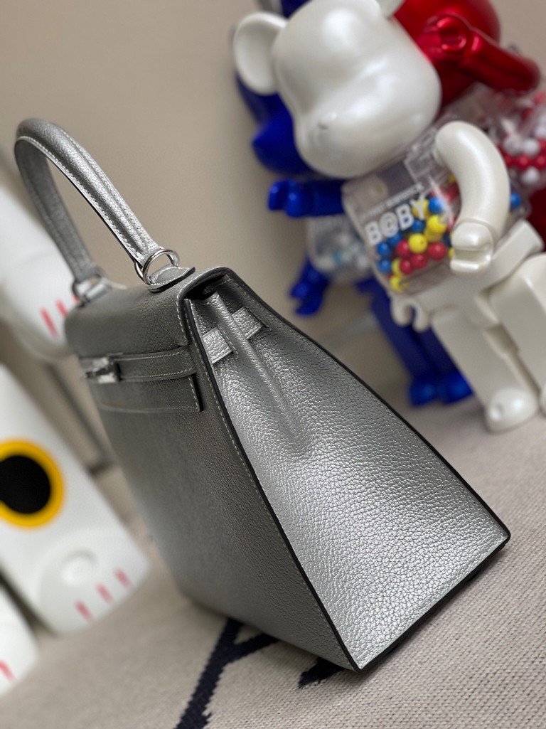 Hermès（爱马仕）Kelly 凯莉包 山羊皮 Chevre 银色 银扣 25cm 顶级手缝 超美