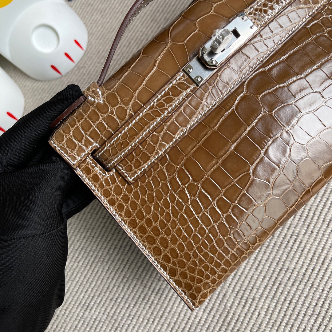 Hermès（爱马仕）Mini kelly pochette Alligator shiny 亮面鳄鱼 烟草色 银扣 22cm