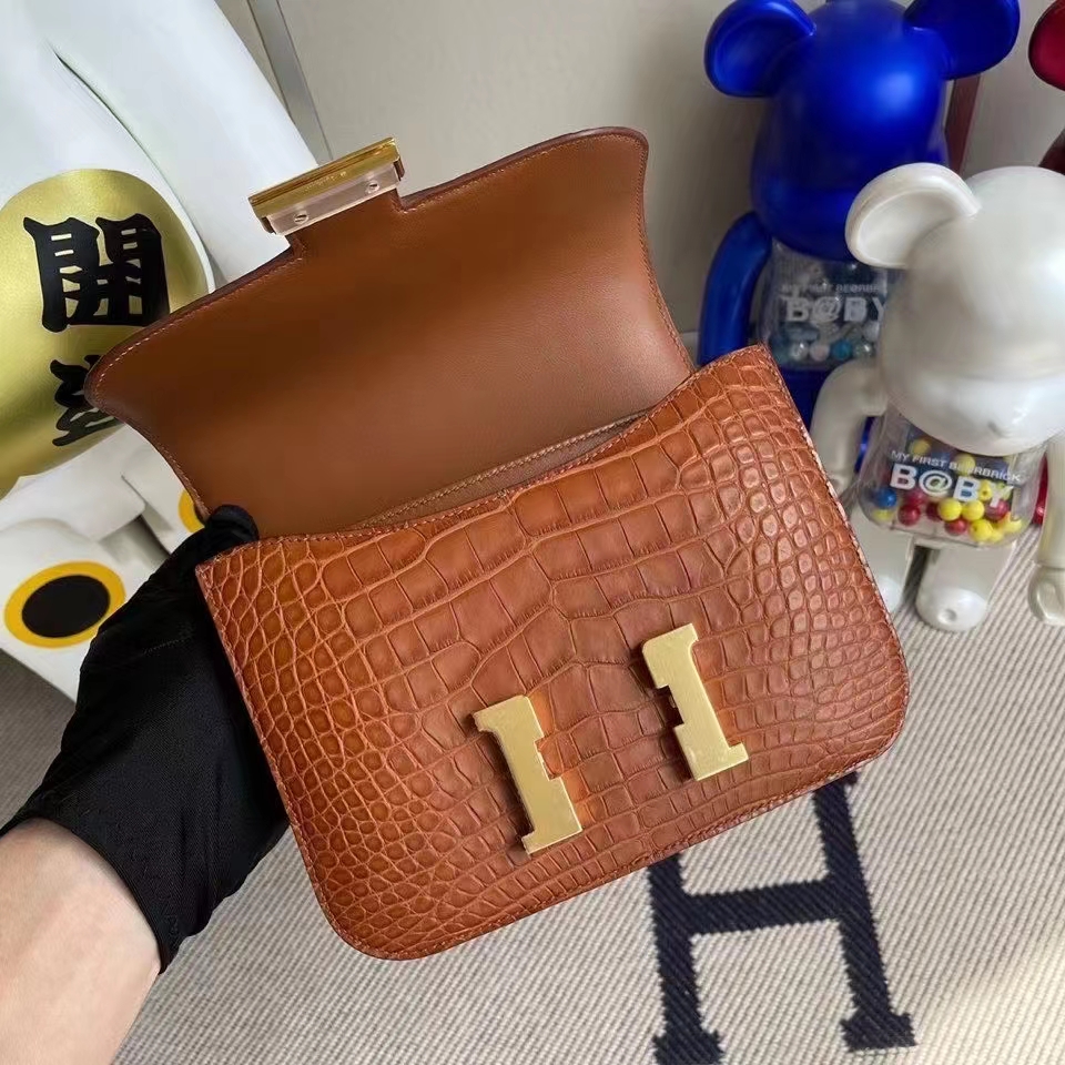 Hermès（爱马仕）Constance 18cm Alligator matt 雾面鳄鱼 ck37 金棕色 Gold 金扣 顶级手缝 现货