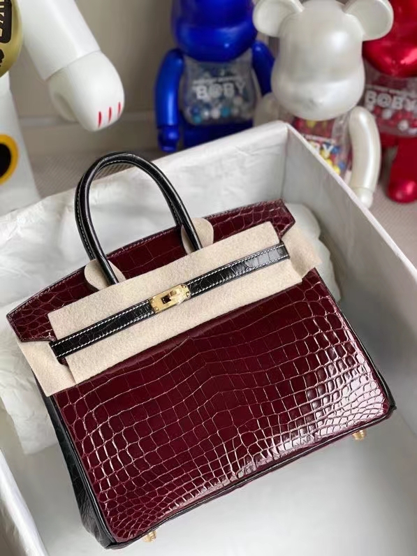 Hermès（爱马仕）Birkin 铂金包 Crocodile shiny 亮面鳄鱼 酒红拼黑色 金扣 马蹄印 25cm