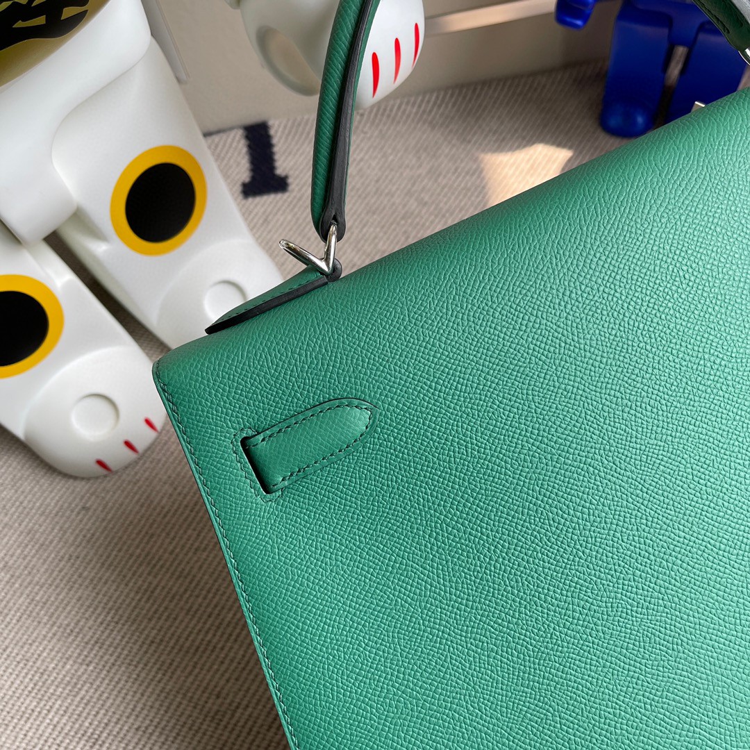 Hermès(爱马仕)Kelly 凯莉包 原厂小牛皮 U4 丝绒绿 银扣 32cm 现货-拉尔森鳄鱼皮具定制 - 爱马仕包包官网 Hermès(爱马仕)Kelly 凯莉包 原厂小牛皮 U4 丝绒绿 银扣 32cm 现货