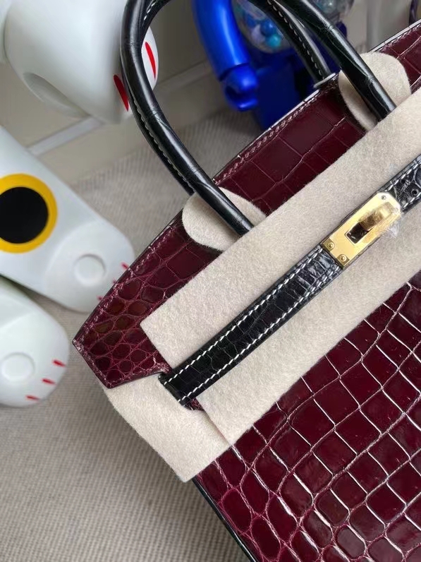 Hermès（爱马仕）Birkin 铂金包 Crocodile shiny 亮面鳄鱼 酒红拼黑色 金扣 马蹄印 25cm