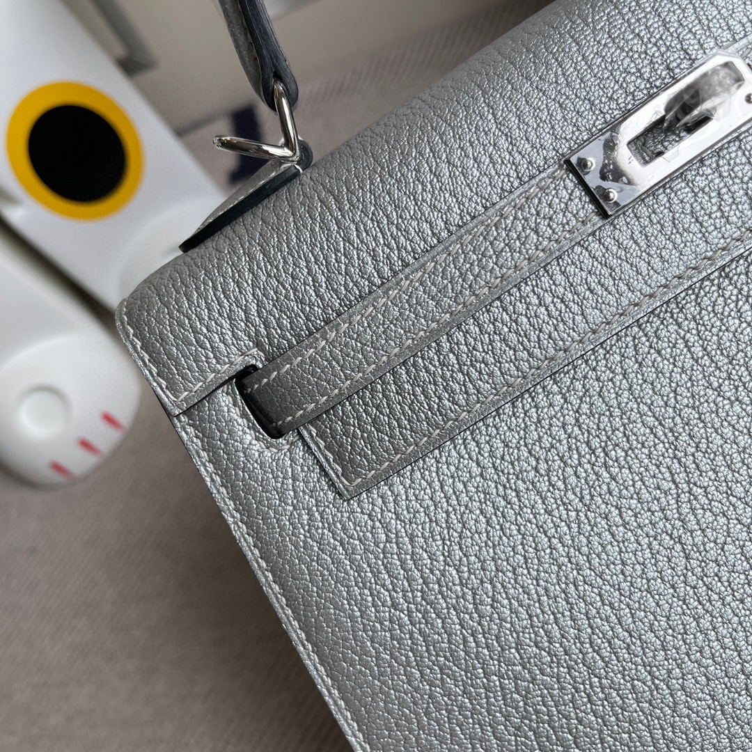 Hermès（爱马仕）Kelly 凯莉包 山羊皮 Chevre 银色 银扣 25cm 顶级手缝 超美
