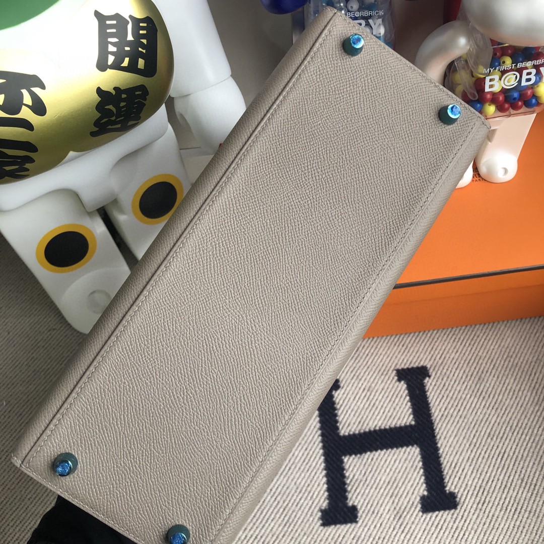 Hermès(爱马仕)Kelly 凯莉包 原厂掌纹皮 Epsom M8 沥青灰 金扣 28cm 顶级手缝 现货-拉尔森鳄鱼皮具定制 - 爱马仕包包官网 Hermès(爱马仕)Kelly 凯莉包 原厂掌纹皮 Epsom M8 沥青灰 金扣 28cm 顶级手缝 现货