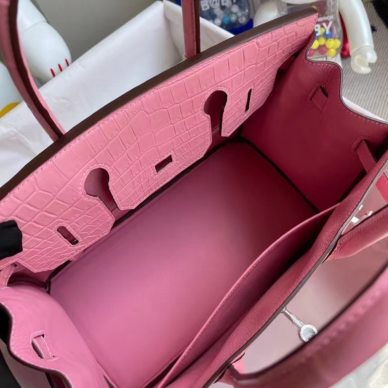Hermès(爱马仕)Birkin 铂金包 Crocodile matt 雾面鳄鱼 5p 樱花粉 30cm 银扣 顶级手缝-拉尔森鳄鱼皮具定制 - 爱马仕包包官网 Hermès(爱马仕)Birkin 铂金包 Crocodile matt 雾面鳄鱼 5p 樱花粉 30cm 银扣 顶级手缝