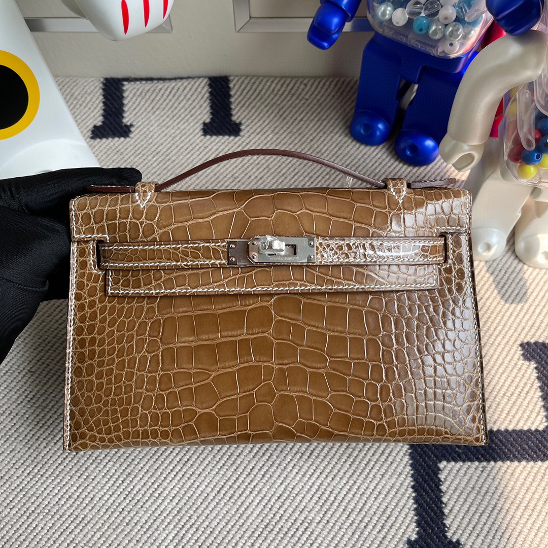 Hermès（爱马仕）Mini kelly pochette Alligator shiny 亮面鳄鱼 烟草色 银扣 22cm