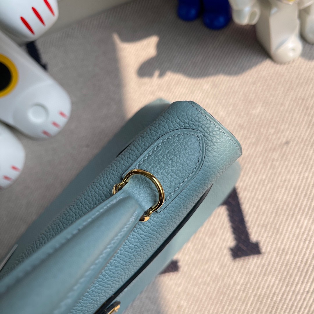 Hermès(爱马仕)Kelly 凯莉包 原厂小牛皮 7G 天青色 金扣 28cm 顶级手缝 现货-拉尔森鳄鱼皮具定制 - 爱马仕包包官网 Hermès(爱马仕)Kelly 凯莉包 原厂小牛皮 7G 天青色 金扣 28cm 顶级手缝 现货