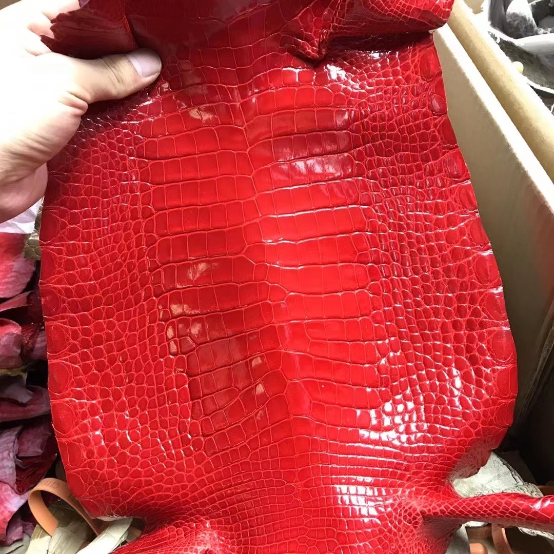 Hermès(爱马仕)新皮 鳄鱼皮 中国红 定制-拉尔森鳄鱼皮具定制 - 爱马仕包包官网 Hermès(爱马仕)新皮 鳄鱼皮 中国红 定制