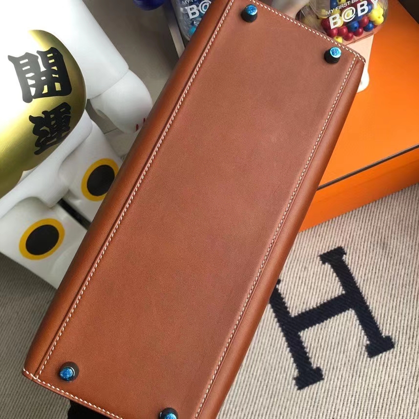 Hermès（爱马仕）Kelly 凯莉包 马鞍皮 金棕色 金扣 28cm 顶级手缝 现货
